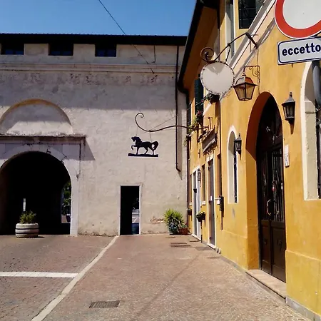 Al Cavallino فندق مبيت وإفطار